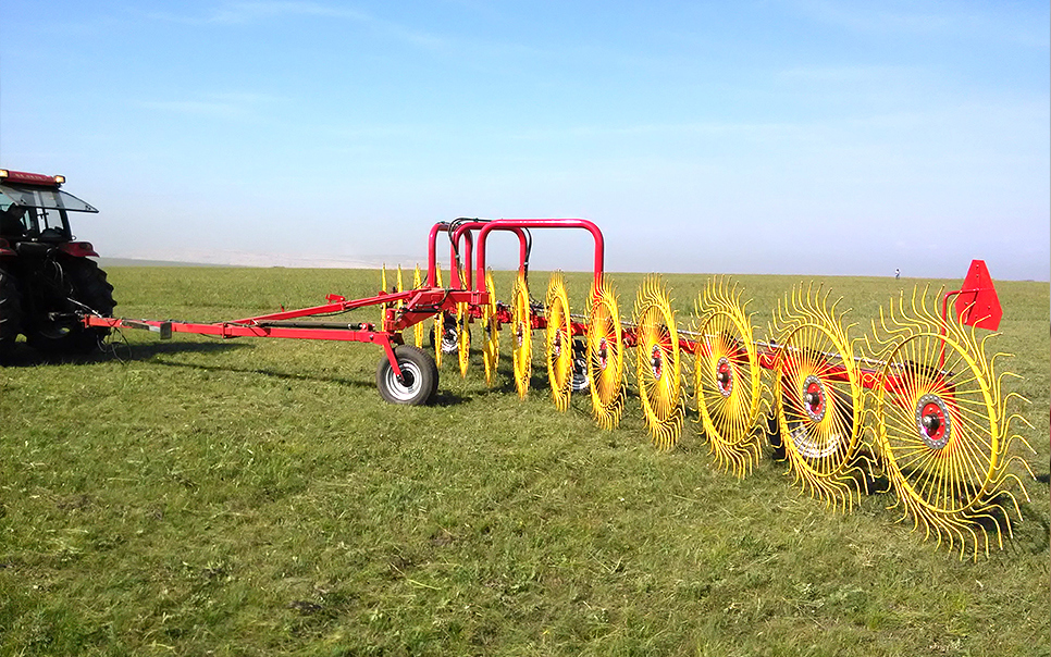 標題：9LC-7.6型指輪式摟草機
瀏覽次數(shù)：39
發(fā)表時間：2023-12-12