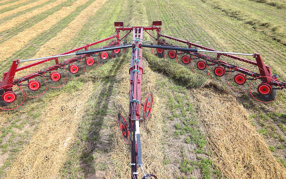 標題：9LQZ-8.5牽引折疊式指盤摟草機
瀏覽次數(shù)：40
發(fā)表時間：2023-12-12