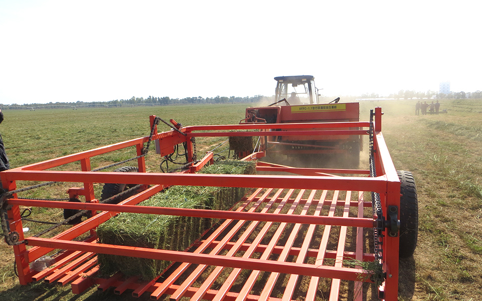 標題：9JCK-15方草捆收集車
瀏覽次數(shù)：47
發(fā)表時間：2023-12-12