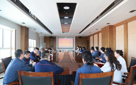 標(biāo)題：華德牧草公司召開2024年全面從嚴(yán)治黨工作會議
瀏覽次數(shù)：1518
發(fā)表時間：2024-04-01