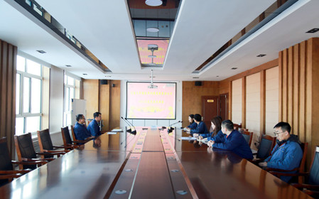 標(biāo)題：華德牧草公司召開2024年黨建工作述職評(píng)議會(huì)
瀏覽次數(shù)：1011
發(fā)表時(shí)間：2025-01-23